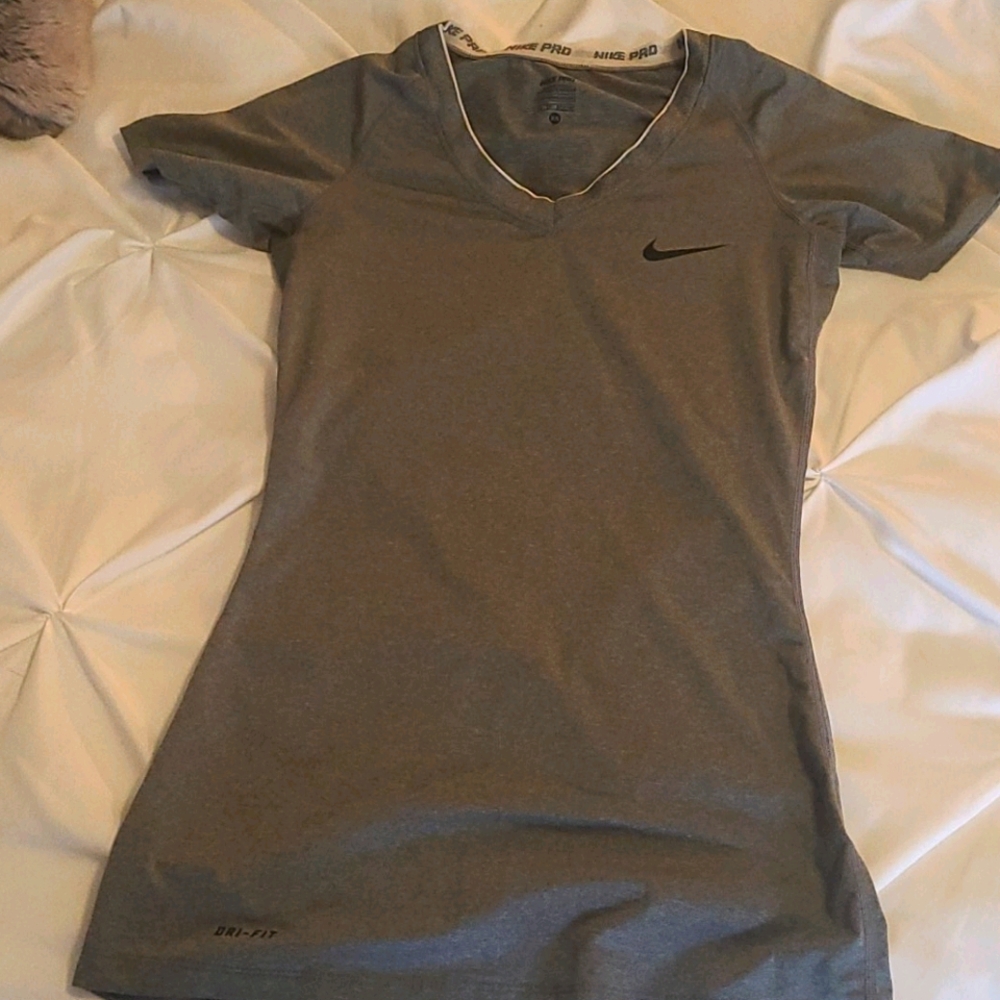 Nike pro grey shirt xs